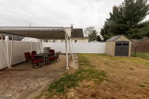 264 W Colfax Ave, Roselle Park, NJ 07204 - Photo 4