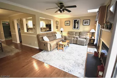 47 Edgefield Dr, Parsippany, NJ 07950 - Photo 12