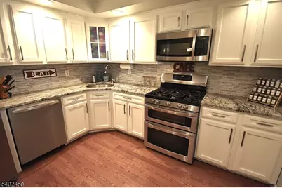 47 Edgefield Dr, Parsippany, NJ 07950 - Photo 6