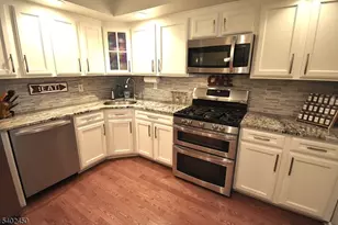 47 Edgefield Dr, Parsippany, NJ 07950 - Photo 6