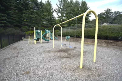 47 Edgefield Dr, Parsippany, NJ 07950 - Photo 38