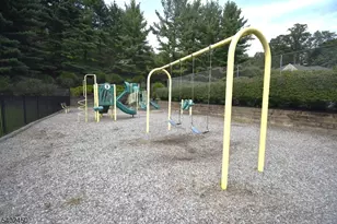 47 Edgefield Dr, Parsippany, NJ 07950 - Photo 38