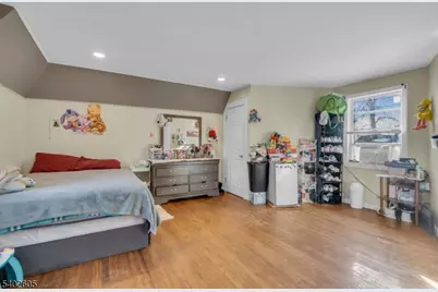 297 Hamilton Pl, Hackensack, NJ 07601 - Photo 8