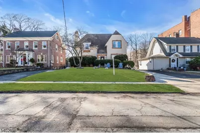 297 Hamilton Pl, Hackensack, NJ 07601 - Photo 2