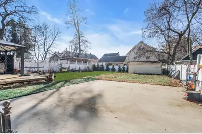 297 Hamilton Pl, Hackensack, NJ 07601 - Photo 16