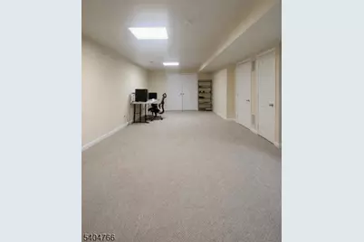 138 Levinberg Ln, Wayne, NJ 07470 - Photo 16