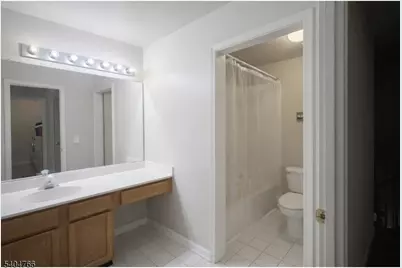 138 Levinberg Ln, Wayne, NJ 07470 - Photo 12