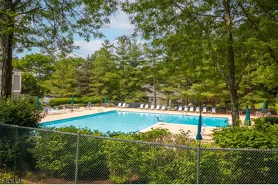 18 Mountain View Ct, Hardyston Township, NJ 07419 - Photo 4