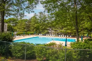 18 Mountain View Ct, Hardyston Township, NJ 07419 - Photo 4