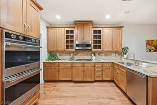 8 Woodstone Cir, Millburn, NJ 07078 - Photo 20