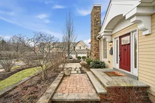 8 Woodstone Cir, Millburn, NJ 07078 - Photo 4