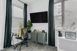 68 Pine St, Montclair, NJ 07042 - Photo 16