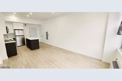 30 Howe Ave, Passaic, NJ 07055 - Photo 4