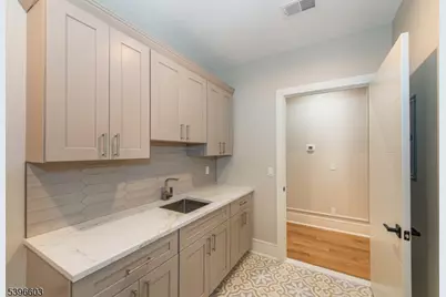 24 Cliffside Dr, Livingston, NJ 07039 - Photo 32