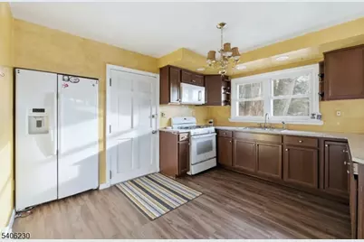 450 Skyline Lake Dr, Ringwood, NJ 07456 - Photo 4