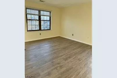 809 Woodhaven Dr, Edison, NJ 08817 - Photo 10