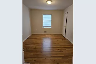 89 Sumo Village Ct, Newark, NJ 07114 - Photo 32