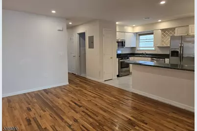 89 Sumo Village Ct, Newark, NJ 07114 - Photo 10