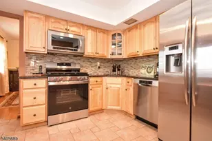 237 Glenwood Dr, North Haledon, NJ 07508 - Photo 16