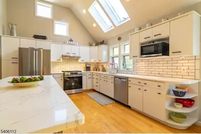 9 Wayside Ln, Clinton Township, NJ 08833 - Photo 6