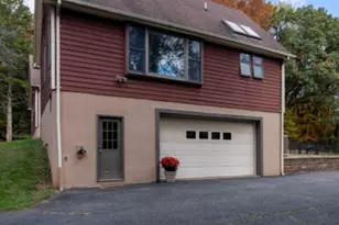 9 Wayside Ln, Clinton Township, NJ 08833 - Photo 2