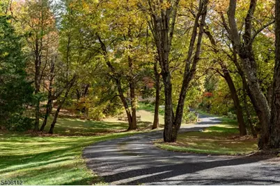 9 Wayside Ln, Clinton Township, NJ 08833 - Photo 4