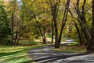 9 Wayside Ln, Clinton Township, NJ 08833 - Photo 4