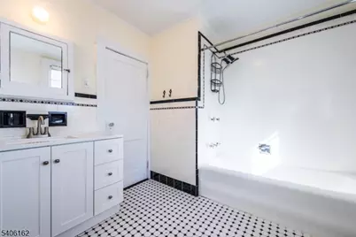 39 Baldwin Pl #2, Bloomfield, NJ 07003 - Photo 10