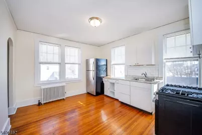 39 Baldwin Pl #2, Bloomfield, NJ 07003 - Photo 4