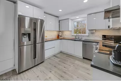 25 Sunset Trl, Rockaway Township, NJ 07866 - Photo 4