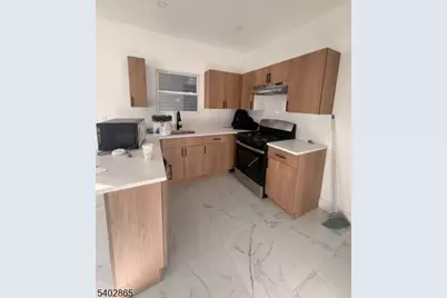 69 Brookdale Ave #2L, Newark, NJ 07106 - Photo 8