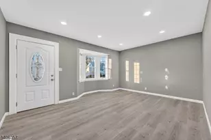 28 Madison Ave, Woodbridge Township, NJ 07001 - Photo 4