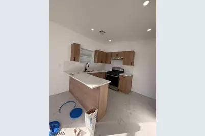 69 Brookdale Ave #3L, Newark, NJ 07106 - Photo 4