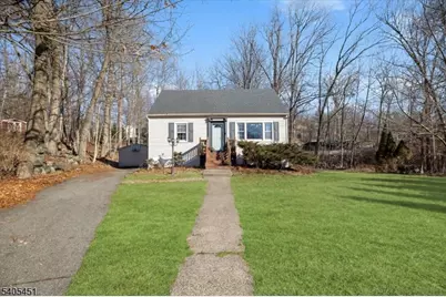 16 Wildwood Ter, Ringwood, NJ 07456 - Photo 2