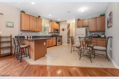 107 Samson Dr, Raritan Township, NJ 08822 - Photo 8