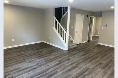 23 Nottingham Way, Franklin Township, NJ 08873 - Photo 4