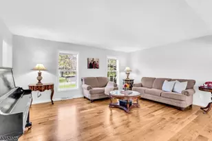 108 Miller Ln, Bridgewater, NJ 08807 - Photo 4