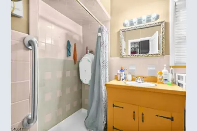 110 Gourley Ave, Clifton, NJ 07013 - Photo 16