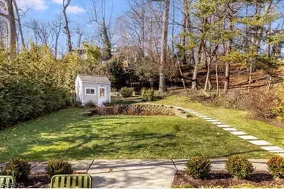 124 Essex Ave, Glen Ridge, NJ 07028 - Photo 40