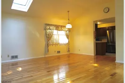 17 Wellington Rd, Livingston, NJ 07039 - Photo 4