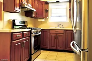 17 Wellington Rd, Livingston, NJ 07039 - Photo 6