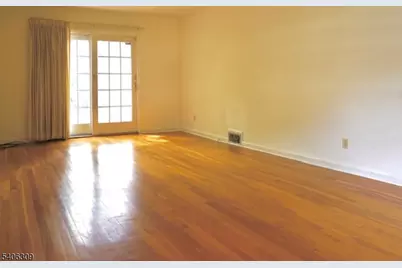 17 Wellington Rd, Livingston, NJ 07039 - Photo 8