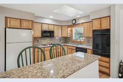 100 Grand Ave, Hanover Township, NJ 07927 - Photo 12