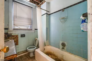 199 Hollywood Ave, East Orange, NJ 07018 - Photo 14