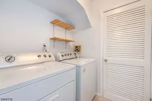 173 Castle Ridge Dr, East Hanover Township, NJ 07936 - Photo 10