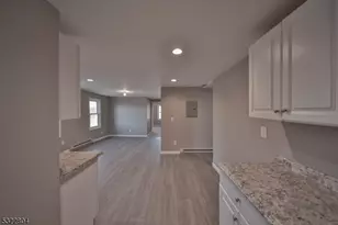 427 E Central Ave, Alpha, NJ 08865 - Photo 8