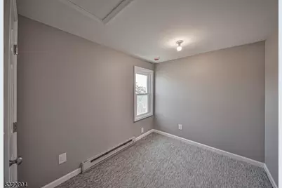 427 E Central Ave, Alpha, NJ 08865 - Photo 14