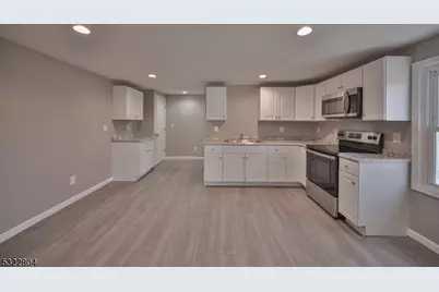 427 E Central Ave, Alpha, NJ 08865 - Photo 4