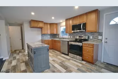 212 Burkley Pl, Union Township, NJ 07088 - Photo 2