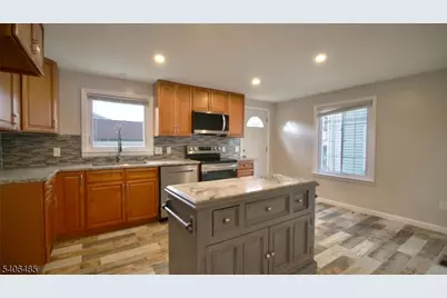 212 Burkley Pl, Union Township, NJ 07088 - Photo 4